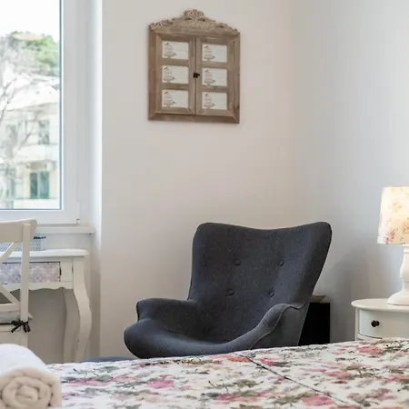 & Poesia Guest house 4*